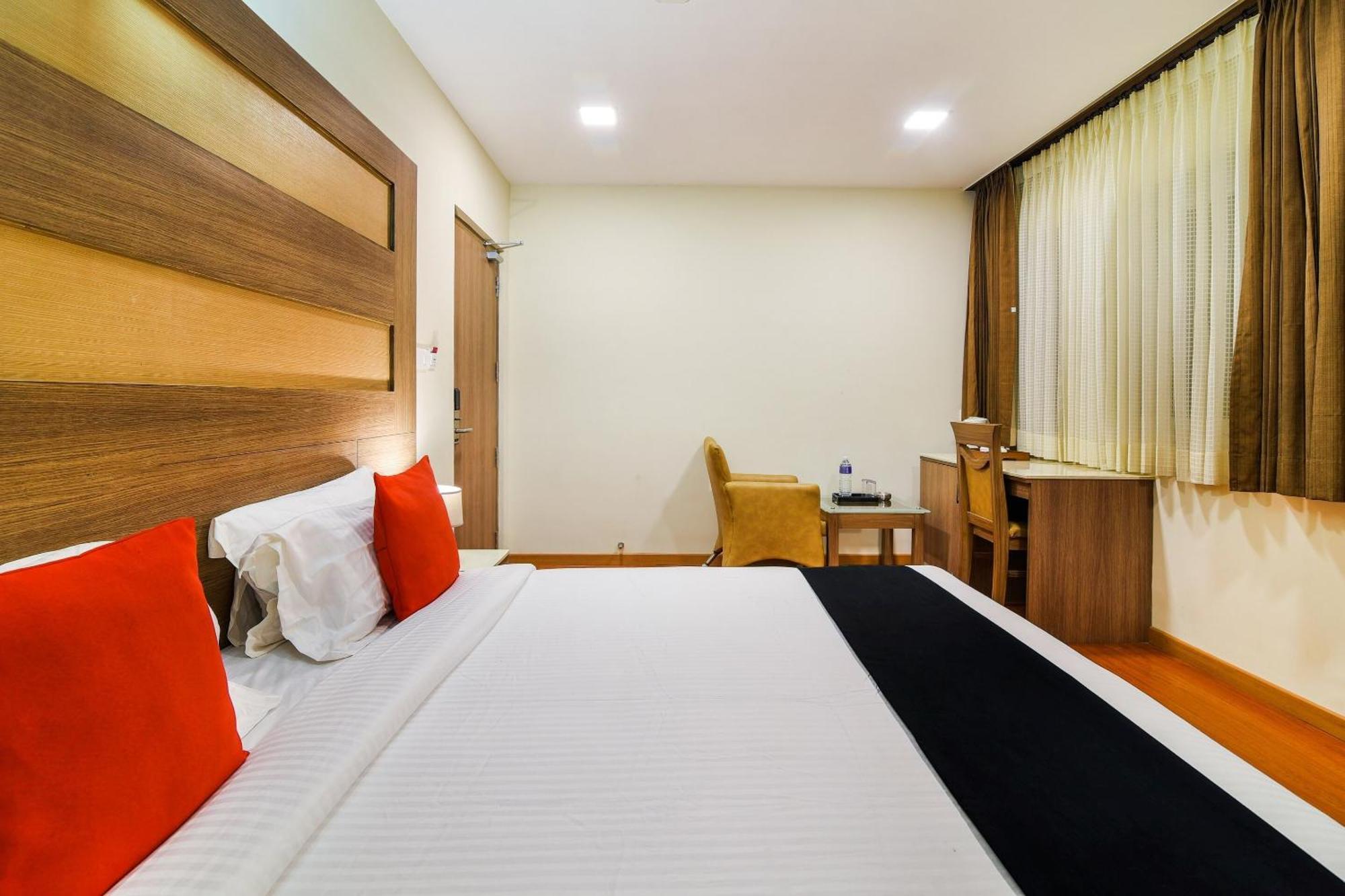 Super Capital O Grand Plaza Hotel Kojambuttúr Kültér fotó